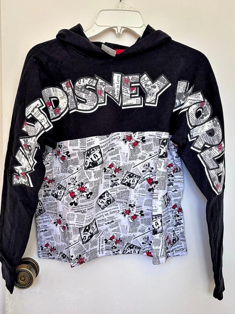 Walt Disney World Graphic Color Block Hoodie in Black & White Like New size M